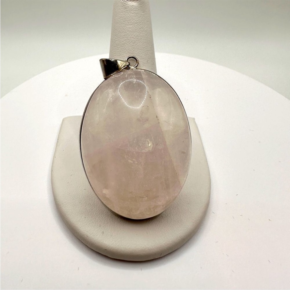 Huge genuine rose quartz cabochon pendant in 18k white GP!